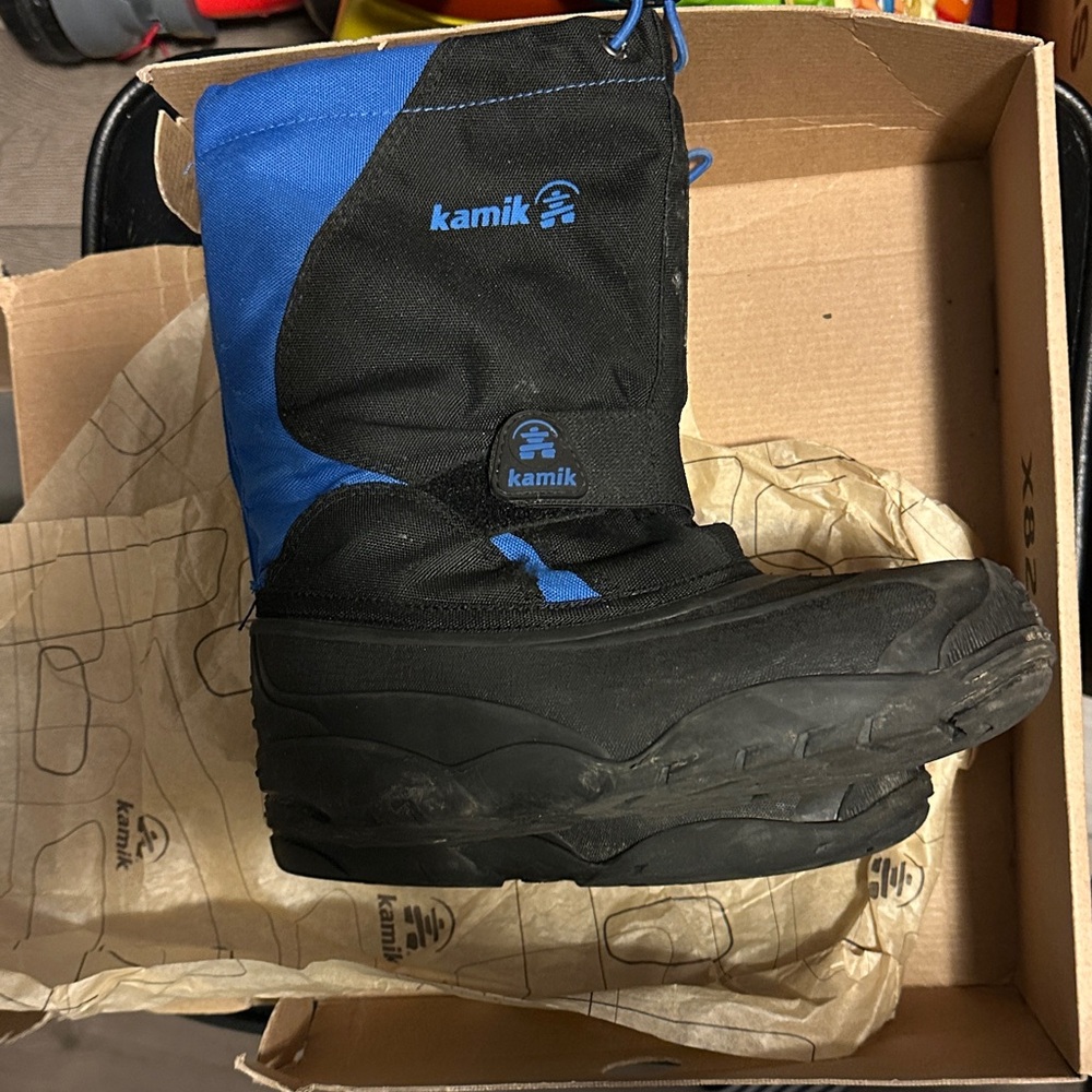 Kamik kids winter boots - size 2